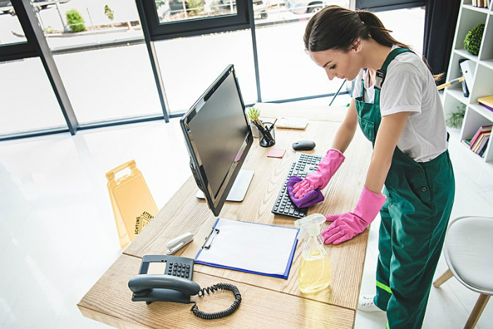 Professional office cleaning services in Vancouver, BC 🏢✨. Eco-friendly and expert cleaning solutions for a spotless, productive workplace. Book your service today!