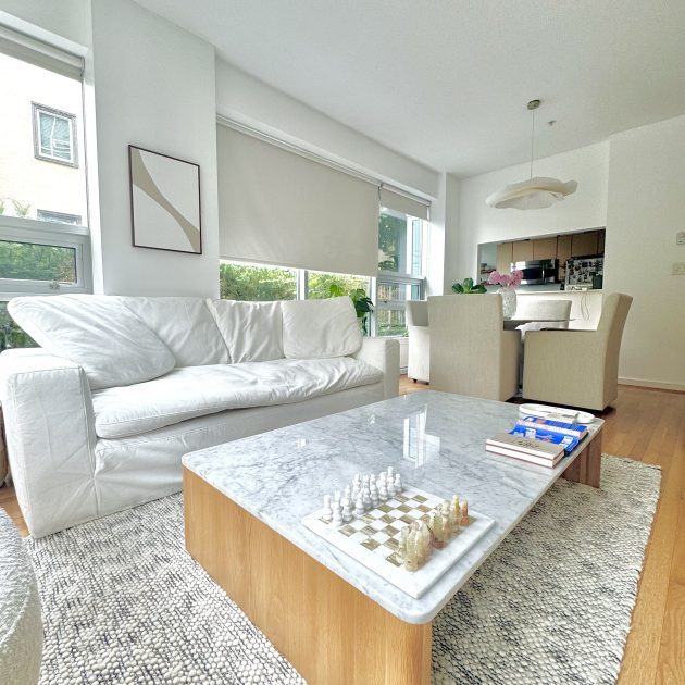 Living room cleaning in a Vancouver home by professional cleaners